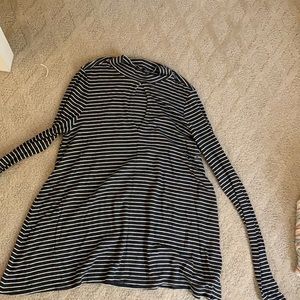 American Eagle long sleeve(NEW AND NEVER WORN)